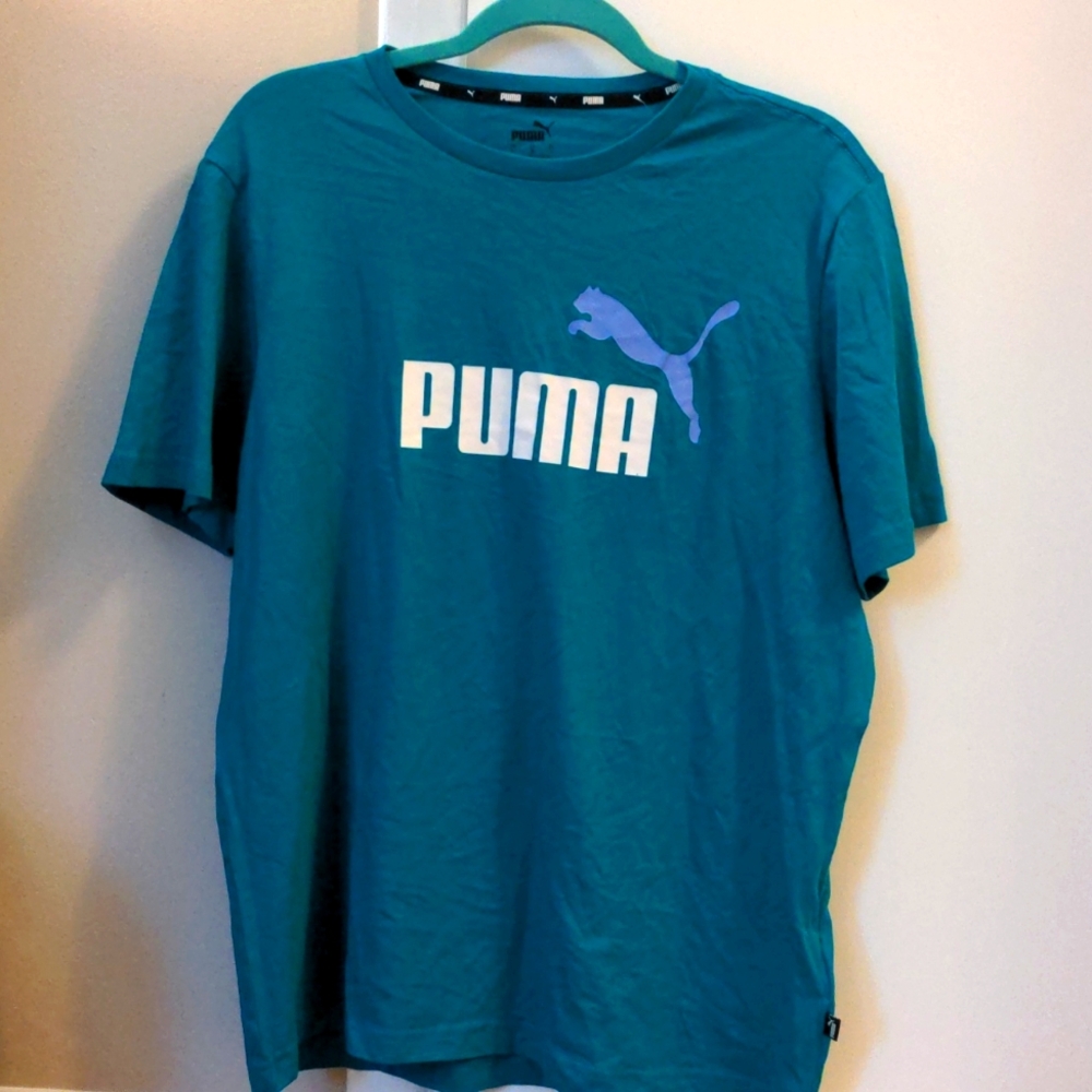 PUMA Teal Graphic Tshirt in Large NWOT